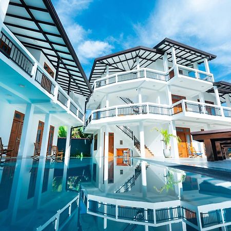 Teya Beach Hotel Ahangama Eksteriør billede