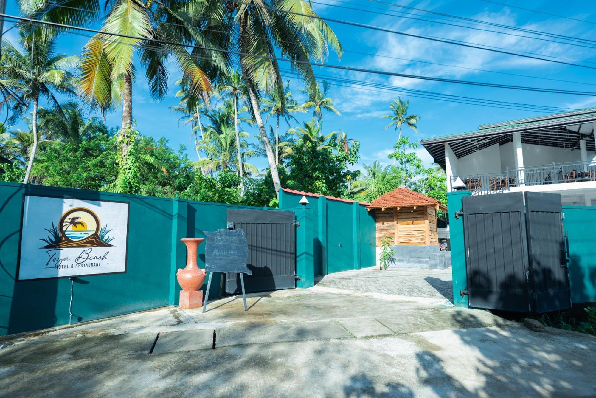 Teya Beach Hotel Ahangama Eksteriør billede