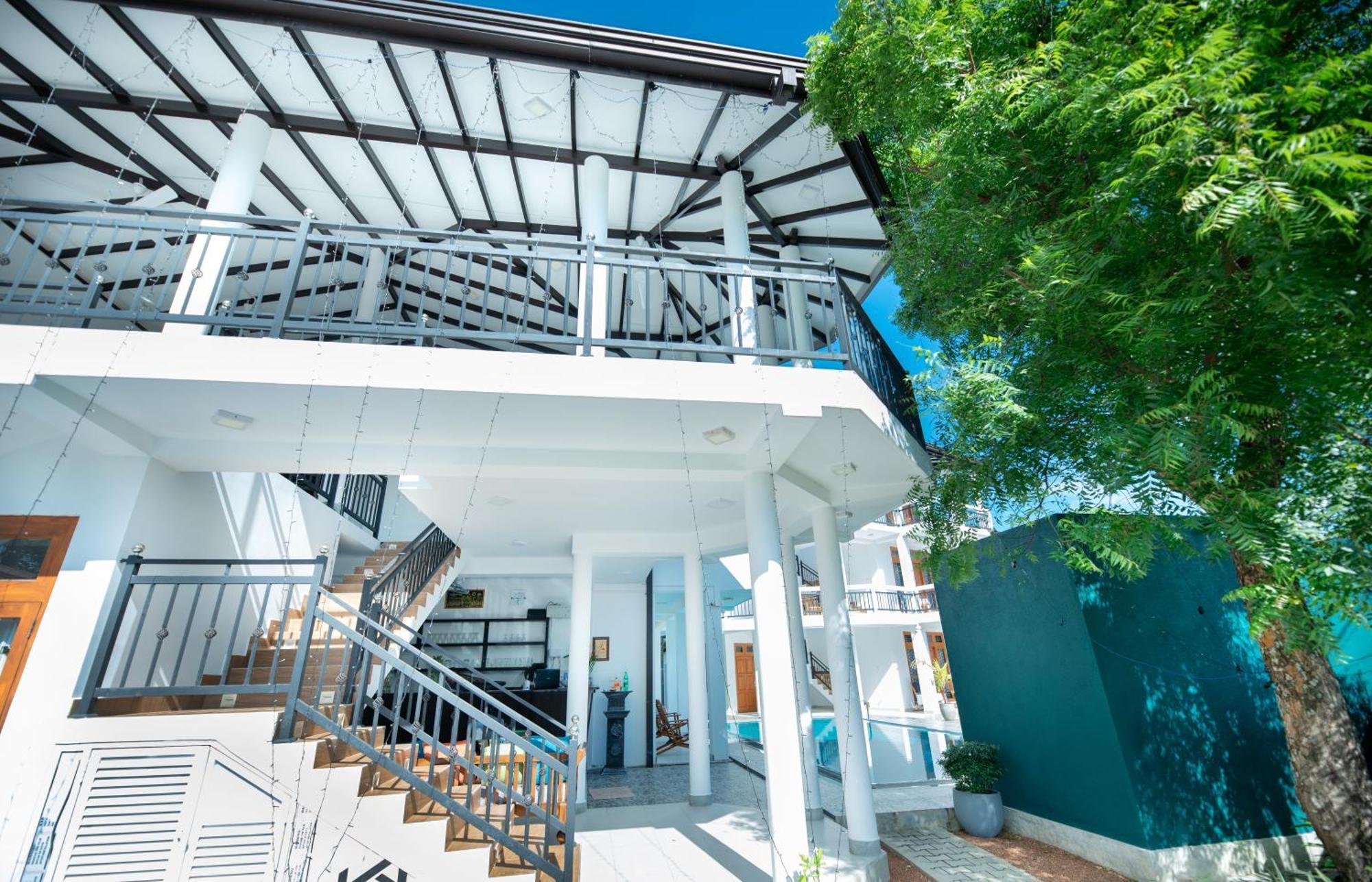 Teya Beach Hotel Ahangama Eksteriør billede