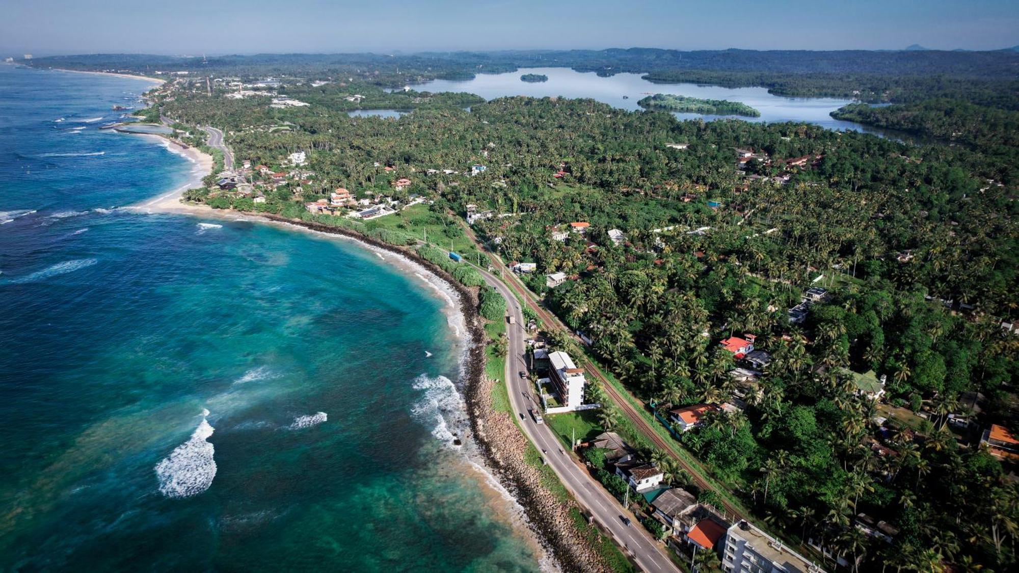 Teya Beach Hotel Ahangama Eksteriør billede