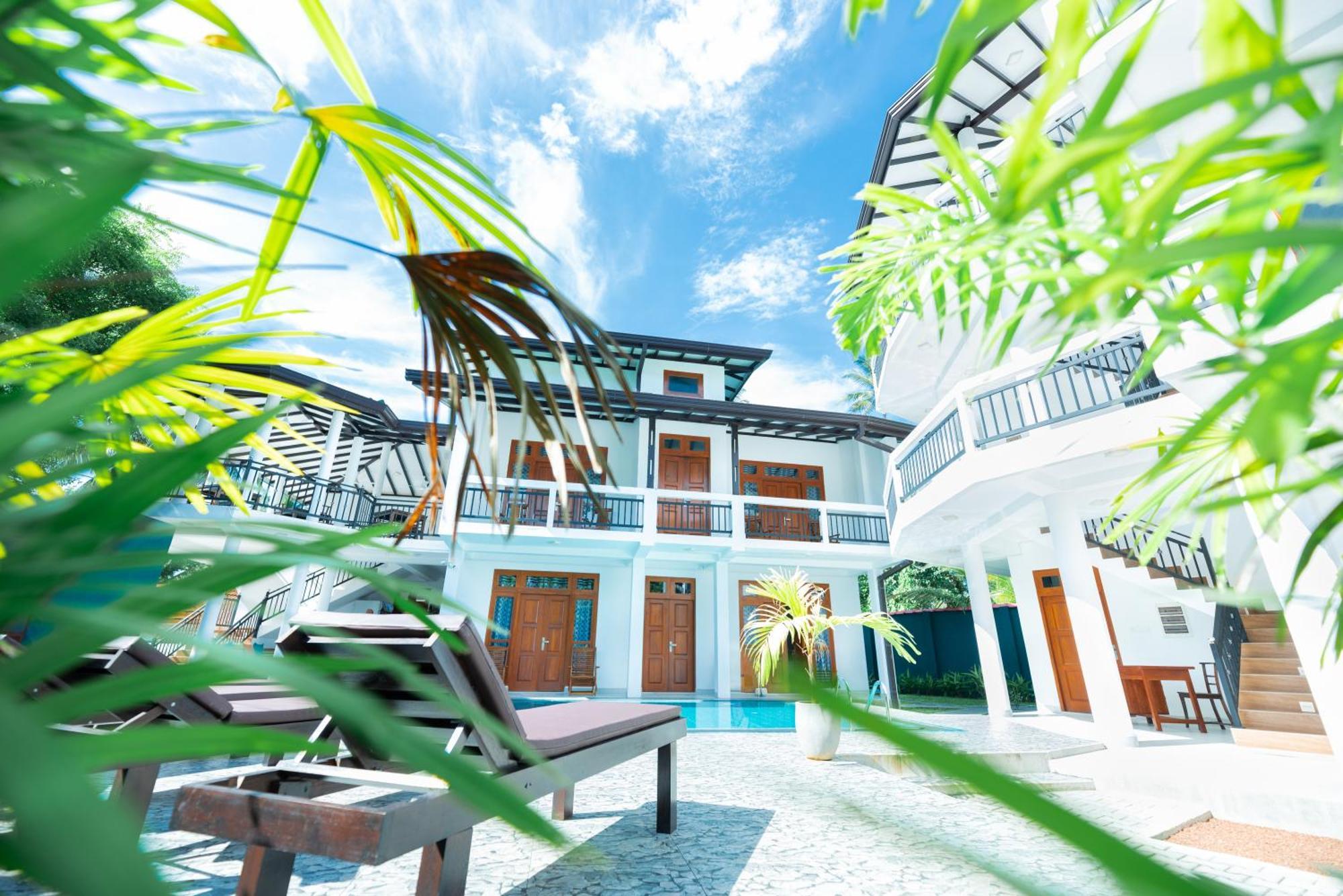 Teya Beach Hotel Ahangama Eksteriør billede