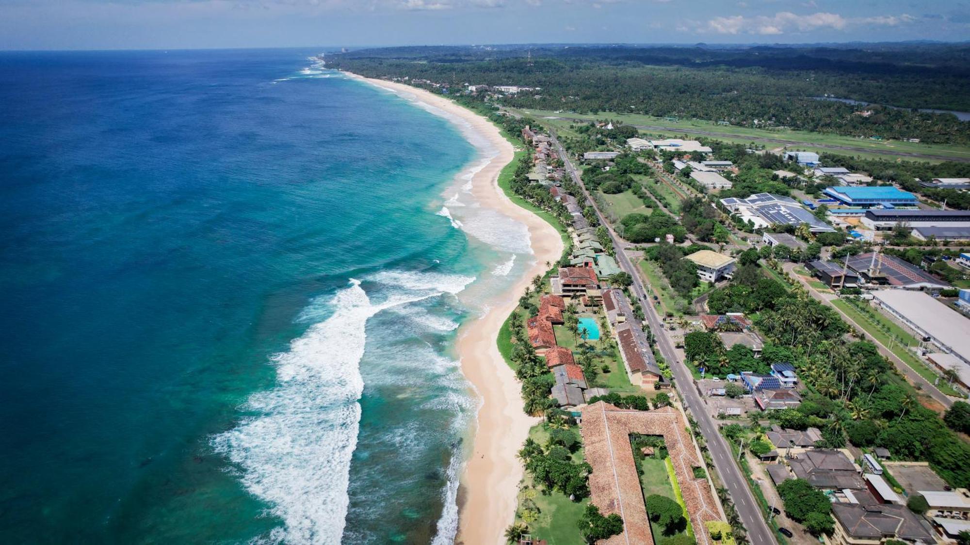 Teya Beach Hotel Ahangama Eksteriør billede