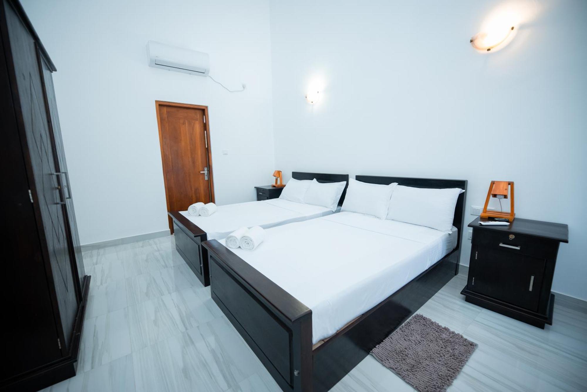 Teya Beach Hotel Ahangama Eksteriør billede